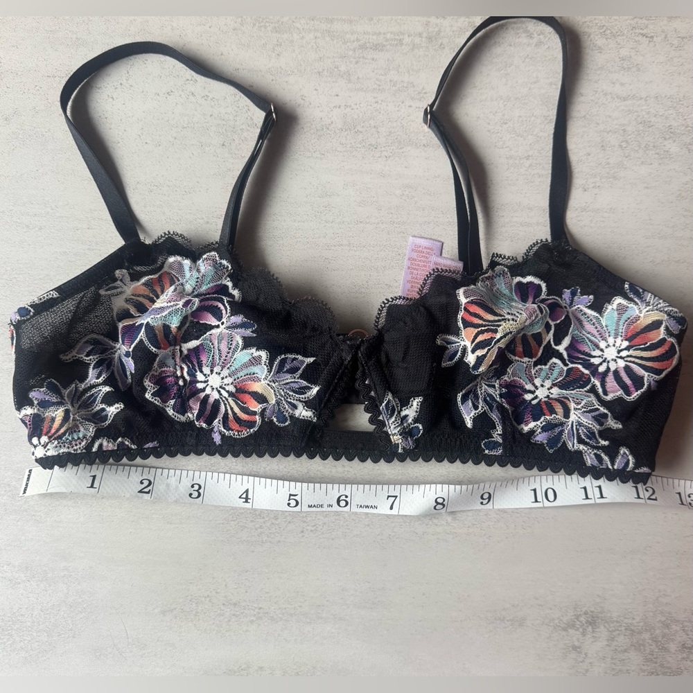 NWOT Savage X Fenty Unlined Floral Embroidered Black Bralette - Picture 8 of 8